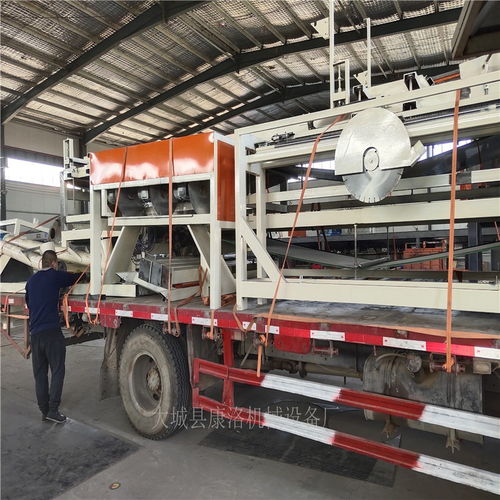 巖棉復合板設備與雙麻面復合設備憎水性紙板復合生產(chǎn)線解析